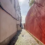 024 A - In The Heart Of Alfama Lisboa